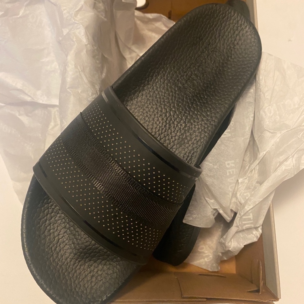 Brand new Kennth Cole slides